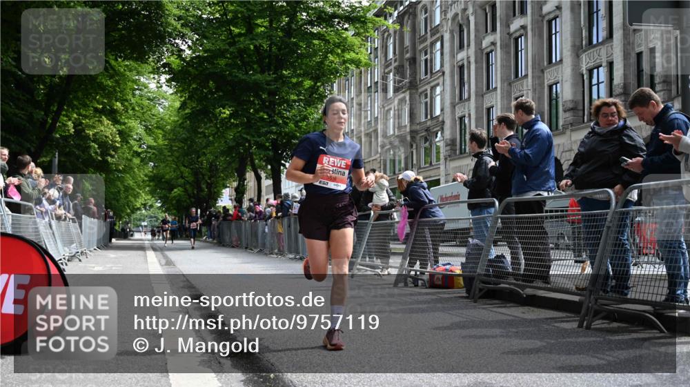 14.06.2026 - REWE Women's Run J. Mangold http://msf.ph/oto/9757119 14.06.2026 10:54:22 Ziel 5516, 5715, 10728 meine-sportfotos.de