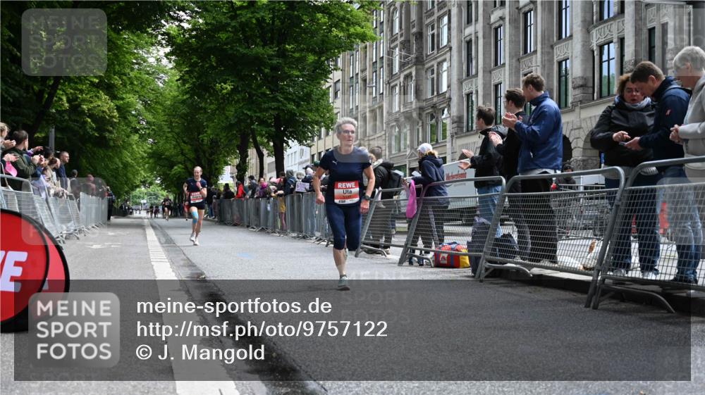 14.06.2026 - REWE Women's Run J. Mangold http://msf.ph/oto/9757122 14.06.2026 10:54:29 Ziel 5189, 5613, 5707 meine-sportfotos.de