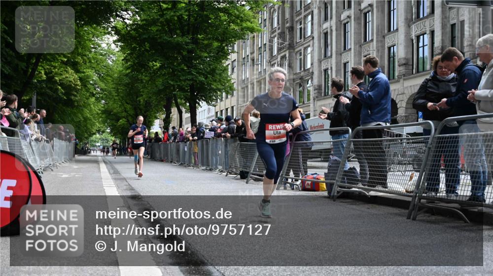 14.06.2026 - REWE Women's Run J. Mangold http://msf.ph/oto/9757127 14.06.2026 10:54:29 Ziel 5189, 5613, 5707 meine-sportfotos.de