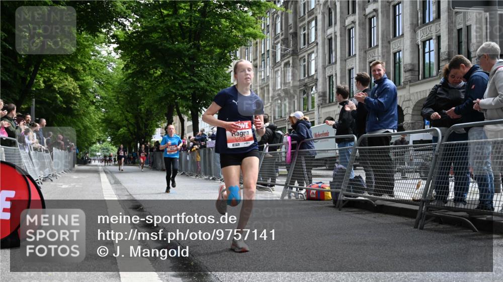14.06.2026 - REWE Women's Run J. Mangold http://msf.ph/oto/9757141 14.06.2026 10:54:32 Ziel 5189, 5594, 5613, 5707, 5916 meine-sportfotos.de