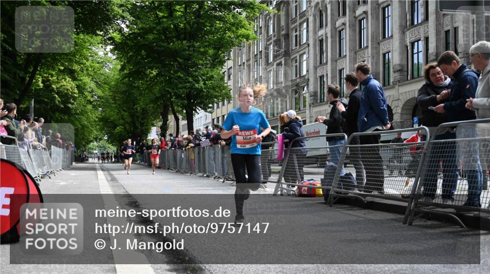 14.06.2026 - REWE Women's Run J. Mangold http://msf.ph/oto/9757147 14.06.2026 10:54:34 Ziel 5594, 5613, 5707, 5916 meine-sportfotos.de