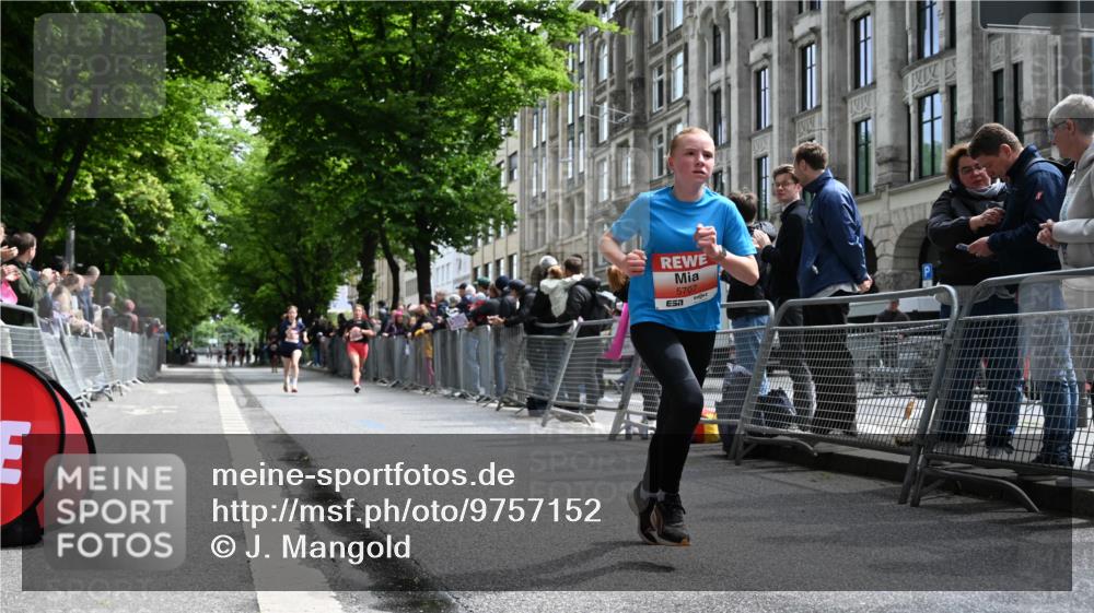 14.06.2026 - REWE Women's Run J. Mangold http://msf.ph/oto/9757152 14.06.2026 10:54:35 Ziel 5594, 5613, 5707, 5916 meine-sportfotos.de
