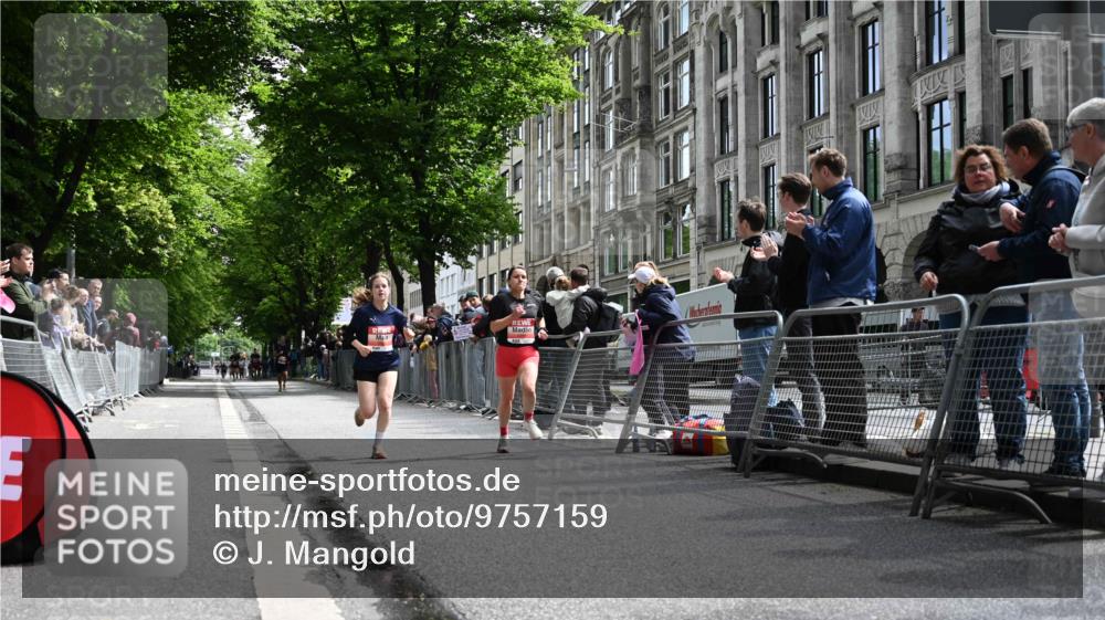 14.06.2026 - REWE Women's Run J. Mangold http://msf.ph/oto/9757159 14.06.2026 10:54:37 Ziel 5594, 5707, 5916 meine-sportfotos.de