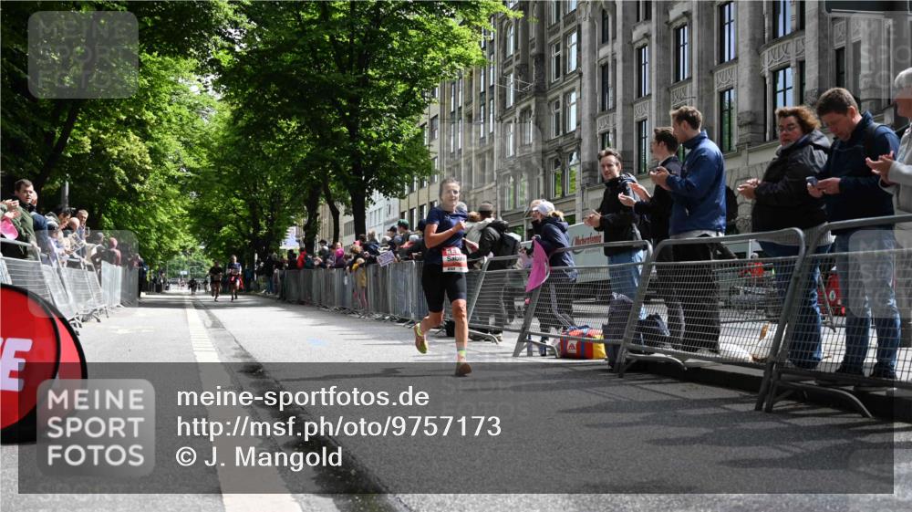 14.06.2026 - REWE Women's Run J. Mangold http://msf.ph/oto/9757173 14.06.2026 10:54:45 Ziel 5096 meine-sportfotos.de