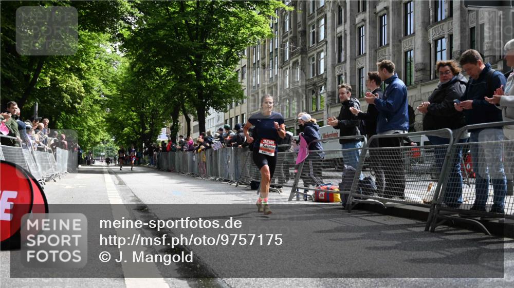 14.06.2026 - REWE Women's Run J. Mangold http://msf.ph/oto/9757175 14.06.2026 10:54:45 Ziel 5096 meine-sportfotos.de