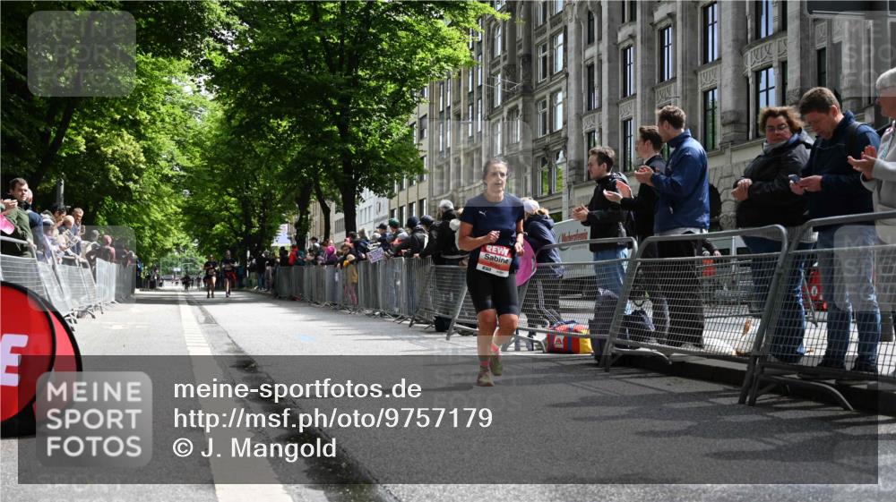 14.06.2026 - REWE Women's Run J. Mangold http://msf.ph/oto/9757179 14.06.2026 10:54:45 Ziel 5096 meine-sportfotos.de