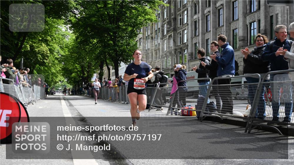 14.06.2026 - REWE Women's Run J. Mangold http://msf.ph/oto/9757197 14.06.2026 10:54:55 Ziel 5649, 5718, 5837 meine-sportfotos.de