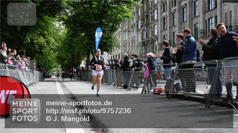 14.06.2026 - REWE Women's Run J. Mangold http://msf.ph/oto/9757236 14.06.2026 10:55:17 Ziel 5287, 5308, 5695, 5702 meine-sportfotos.de