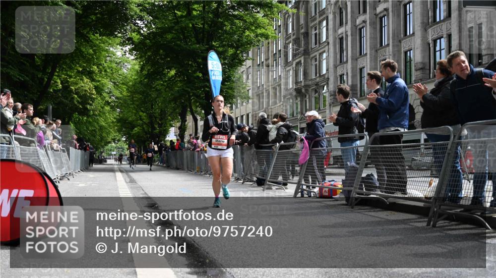 14.06.2026 - REWE Women's Run J. Mangold http://msf.ph/oto/9757240 14.06.2026 10:55:17 Ziel 5287, 5308, 5695, 5702 meine-sportfotos.de
