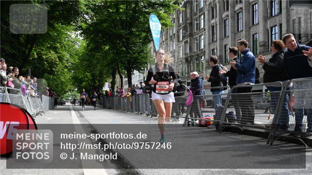 14.06.2026 - REWE Women's Run J. Mangold http://msf.ph/oto/9757246 14.06.2026 10:55:18 Ziel 5287, 5308, 5695 meine-sportfotos.de