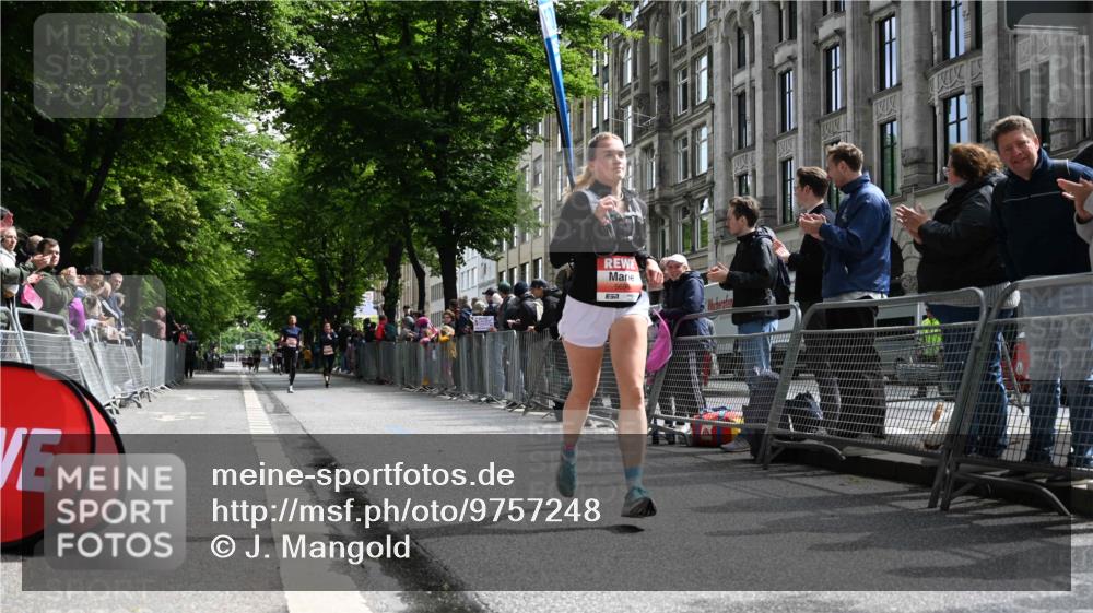 14.06.2026 - REWE Women's Run J. Mangold http://msf.ph/oto/9757248 14.06.2026 10:55:18 Ziel 5287, 5308, 5695 meine-sportfotos.de