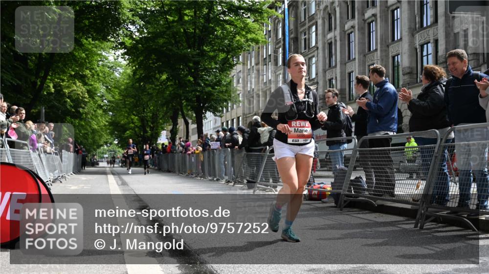 14.06.2026 - REWE Women's Run J. Mangold http://msf.ph/oto/9757252 14.06.2026 10:55:18 Ziel 5287, 5308, 5695 meine-sportfotos.de