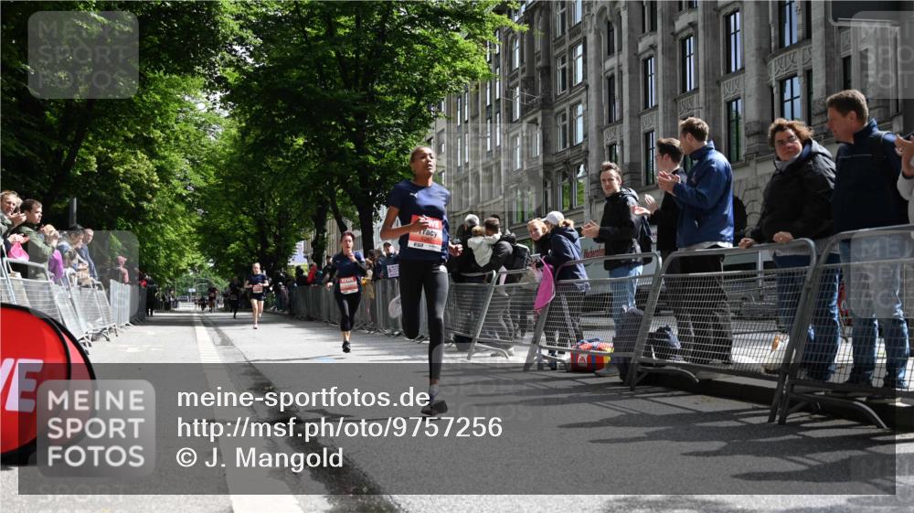 14.06.2026 - REWE Women's Run J. Mangold http://msf.ph/oto/9757256 14.06.2026 10:55:22 Ziel 5250, 5287, 5695, 6069 meine-sportfotos.de