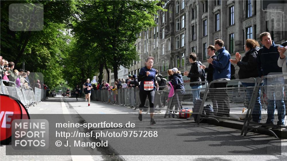 14.06.2026 - REWE Women's Run J. Mangold http://msf.ph/oto/9757268 14.06.2026 10:55:24 Ziel 5250, 5287, 6069 meine-sportfotos.de