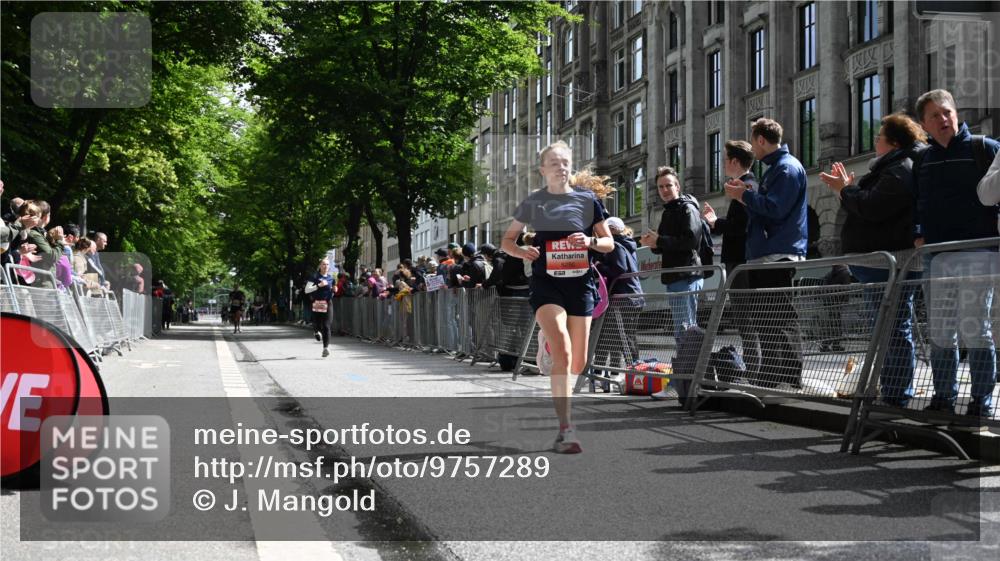 14.06.2026 - REWE Women's Run J. Mangold http://msf.ph/oto/9757289 14.06.2026 10:55:28 Ziel 5250, 5789, 6069 meine-sportfotos.de