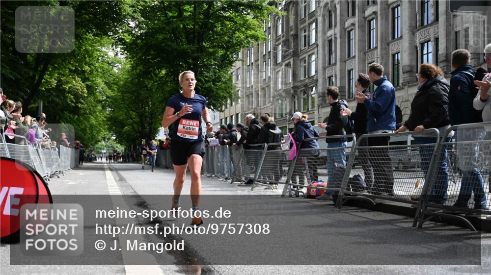 14.06.2026 - REWE Women's Run J. Mangold http://msf.ph/oto/9757308 14.06.2026 10:55:37 Ziel 5207 meine-sportfotos.de