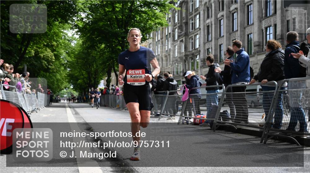 14.06.2026 - REWE Women's Run J. Mangold http://msf.ph/oto/9757311 14.06.2026 10:55:38 Ziel 5207, 5979 meine-sportfotos.de
