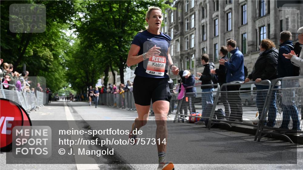 14.06.2026 - REWE Women's Run J. Mangold http://msf.ph/oto/9757314 14.06.2026 10:55:38 Ziel 5207, 5979 meine-sportfotos.de