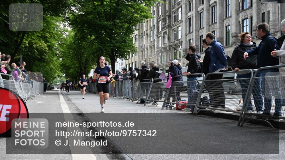 14.06.2026 - REWE Women's Run J. Mangold http://msf.ph/oto/9757342 14.06.2026 10:55:52 Ziel 5277, 5451, 5868 meine-sportfotos.de