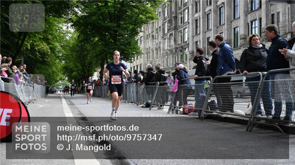 14.06.2026 - REWE Women's Run J. Mangold http://msf.ph/oto/9757347 14.06.2026 10:55:53 Ziel 5277, 5451, 5868 meine-sportfotos.de