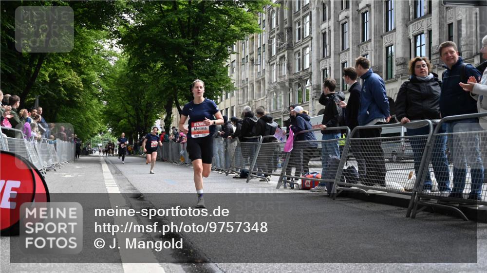 14.06.2026 - REWE Women's Run J. Mangold http://msf.ph/oto/9757348 14.06.2026 10:55:53 Ziel 5277, 5451, 5868 meine-sportfotos.de