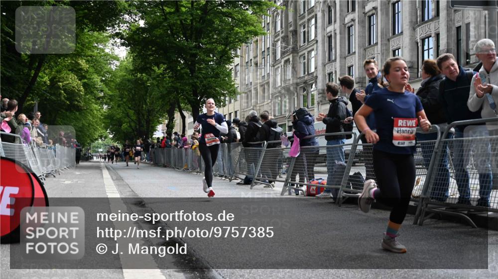14.06.2026 - REWE Women's Run J. Mangold http://msf.ph/oto/9757385 14.06.2026 10:55:59 Ziel 5277, 5790, 5868 meine-sportfotos.de