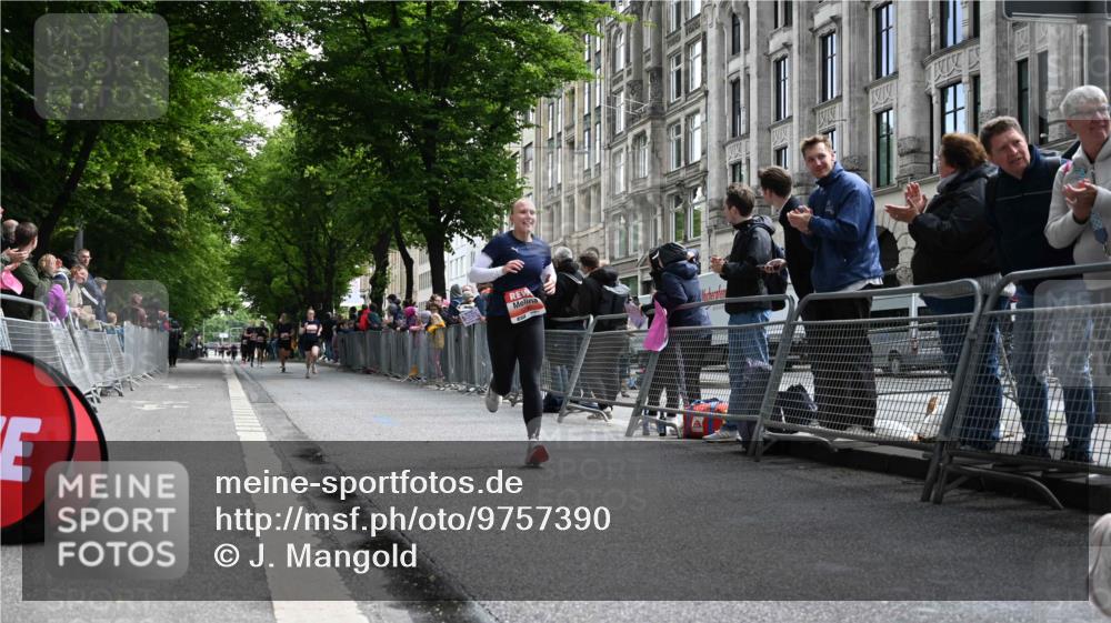 14.06.2026 - REWE Women's Run J. Mangold http://msf.ph/oto/9757390 14.06.2026 10:55:59 Ziel 5277, 5790, 5868 meine-sportfotos.de