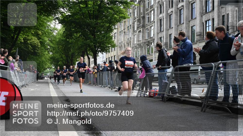 14.06.2026 - REWE Women's Run J. Mangold http://msf.ph/oto/9757409 14.06.2026 10:56:06 Ziel 5244, 5245, 5556, 5818 meine-sportfotos.de