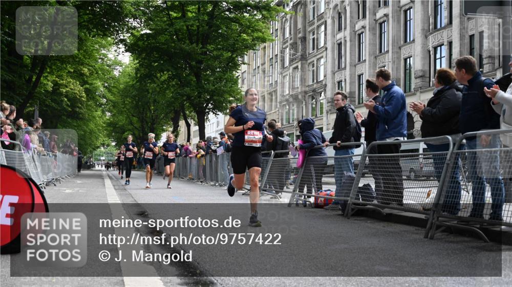 14.06.2026 - REWE Women's Run J. Mangold http://msf.ph/oto/9757422 14.06.2026 10:56:08 Ziel 5140, 5244, 5245, 5556, 5818 meine-sportfotos.de