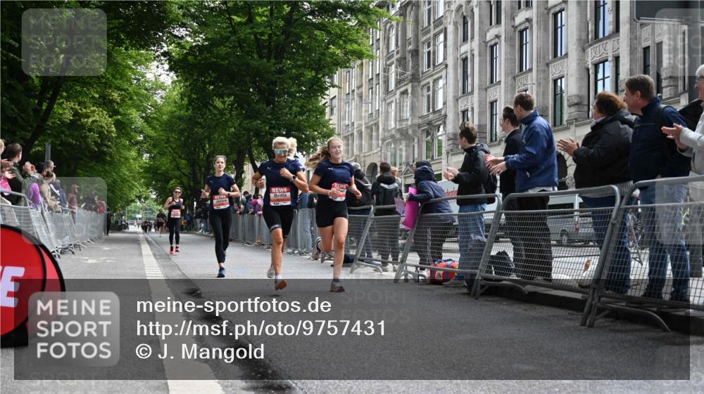 14.06.2026 - REWE Women's Run J. Mangold http://msf.ph/oto/9757431 14.06.2026 10:56:10 Ziel 5140, 5244, 5245, 5556, 5818, 5953 meine-sportfotos.de