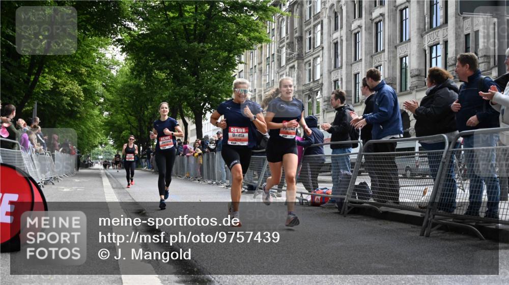 14.06.2026 - REWE Women's Run J. Mangold http://msf.ph/oto/9757439 14.06.2026 10:56:11 Ziel 5140, 5244, 5245, 5556, 5818, 5953 meine-sportfotos.de
