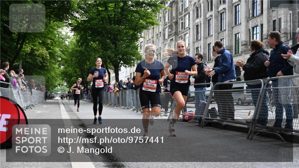 14.06.2026 - REWE Women's Run J. Mangold http://msf.ph/oto/9757441 14.06.2026 10:56:11 Ziel 5140, 5244, 5245, 5556, 5818, 5953 meine-sportfotos.de