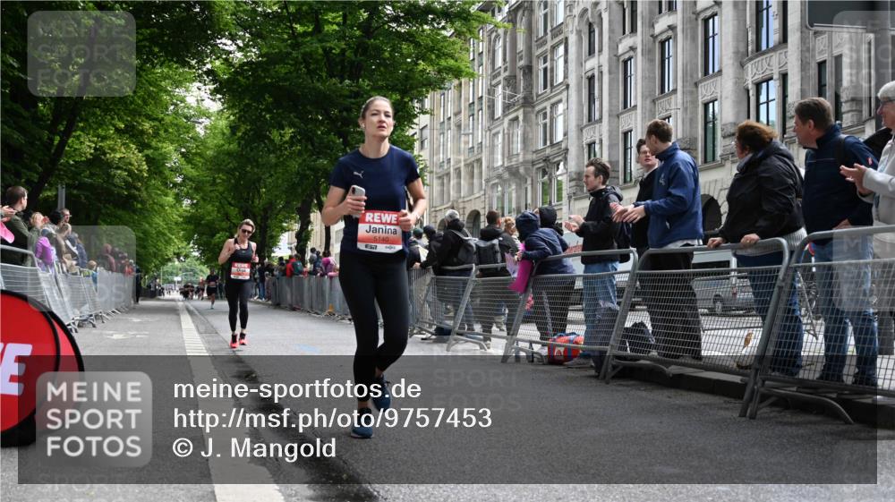 14.06.2026 - REWE Women's Run J. Mangold http://msf.ph/oto/9757453 14.06.2026 10:56:13 Ziel 5140, 5244, 5245, 5953 meine-sportfotos.de