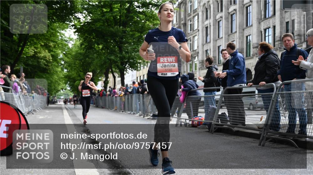 14.06.2026 - REWE Women's Run J. Mangold http://msf.ph/oto/9757457 14.06.2026 10:56:13 Ziel 5140, 5244, 5245, 5953 meine-sportfotos.de