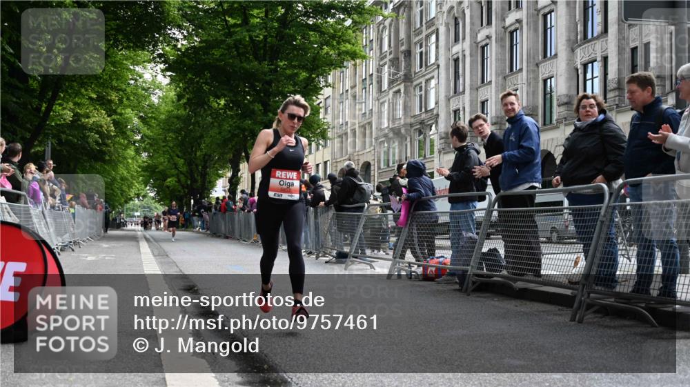 14.06.2026 - REWE Women's Run J. Mangold http://msf.ph/oto/9757461 14.06.2026 10:56:15 Ziel 5140, 5244, 5245, 5953 meine-sportfotos.de