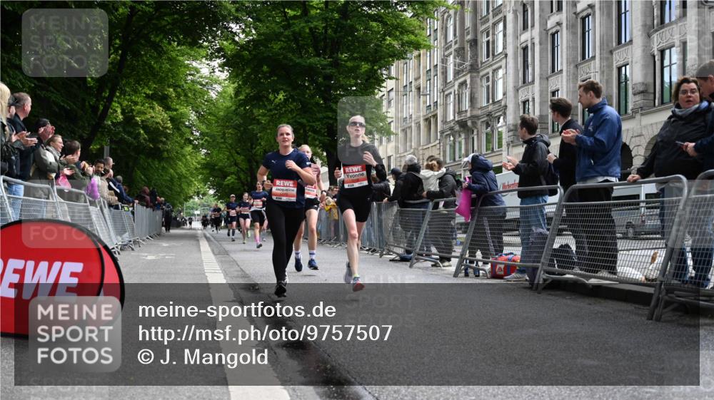 14.06.2026 - REWE Women's Run J. Mangold http://msf.ph/oto/9757507 14.06.2026 10:56:34 Ziel 5023, 5070, 5219, 5571, 5583, 6053 meine-sportfotos.de