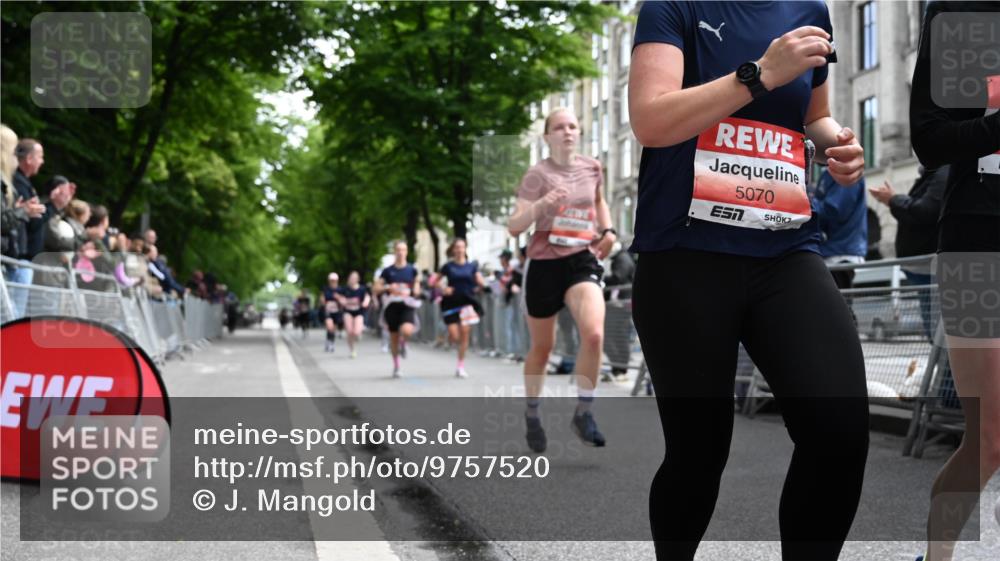 14.06.2026 - REWE Women's Run J. Mangold http://msf.ph/oto/9757520 14.06.2026 10:56:36 Ziel 5021, 5023, 5070, 5074, 5219, 5571, 5583, 6053 meine-sportfotos.de