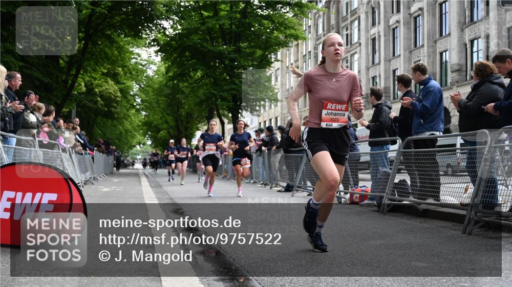 14.06.2026 - REWE Women's Run J. Mangold http://msf.ph/oto/9757522 14.06.2026 10:56:36 Ziel 5021, 5023, 5070, 5074, 5219, 5571, 5583, 6053 meine-sportfotos.de