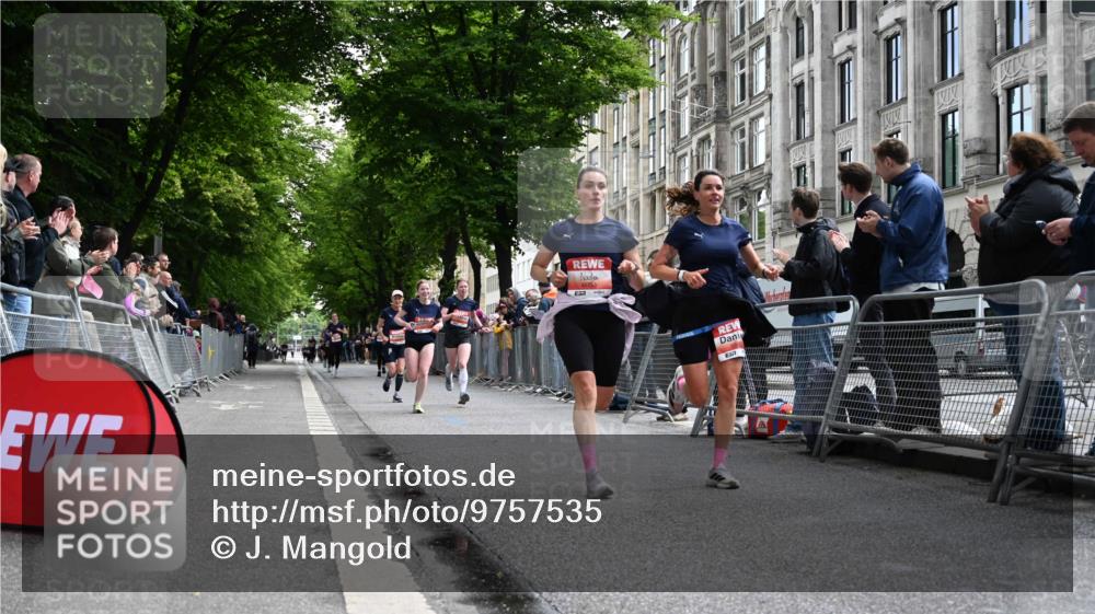 14.06.2026 - REWE Women's Run J. Mangold http://msf.ph/oto/9757535 14.06.2026 10:56:38 Ziel 5021, 5023, 5070, 5074, 5219, 5571, 5583, 6053 meine-sportfotos.de