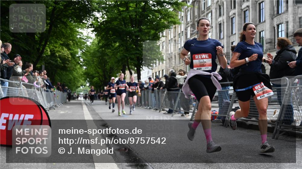 14.06.2026 - REWE Women's Run J. Mangold http://msf.ph/oto/9757542 14.06.2026 10:56:38 Ziel 5021, 5023, 5070, 5074, 5219, 5571, 5583, 6053 meine-sportfotos.de