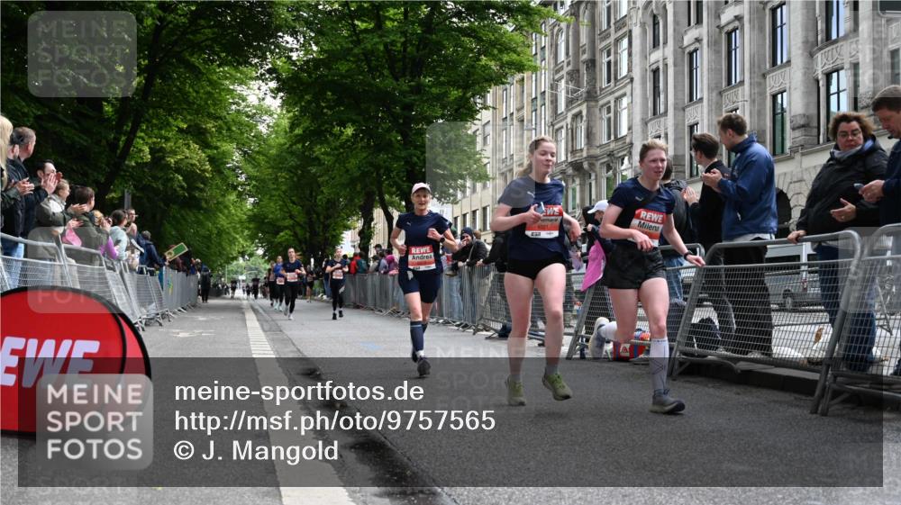 14.06.2026 - REWE Women's Run J. Mangold http://msf.ph/oto/9757565 14.06.2026 10:56:40 Ziel 5021, 5023, 5074, 5209, 5571, 5583, 5964, 6053 meine-sportfotos.de