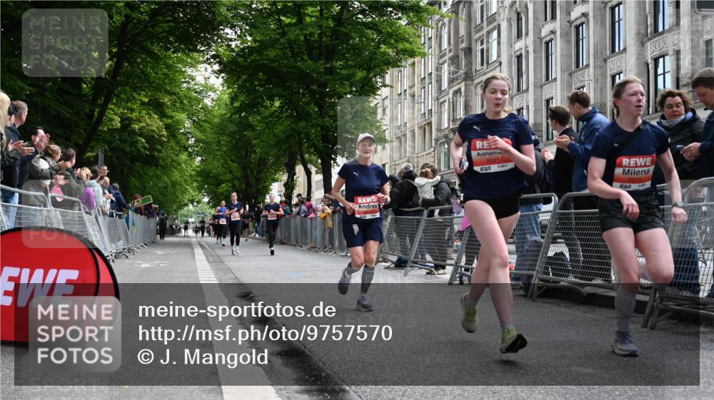 14.06.2026 - REWE Women's Run J. Mangold http://msf.ph/oto/9757570 14.06.2026 10:56:41 Ziel 5021, 5074, 5209, 5571, 5583, 5964, 6053 meine-sportfotos.de