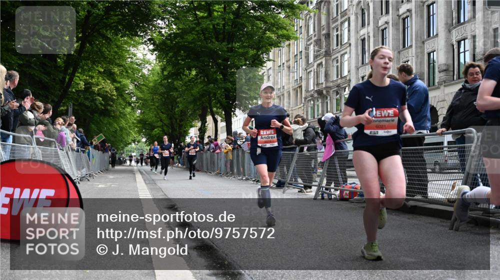 14.06.2026 - REWE Women's Run J. Mangold http://msf.ph/oto/9757572 14.06.2026 10:56:41 Ziel 5021, 5074, 5209, 5571, 5583, 5964, 6053 meine-sportfotos.de