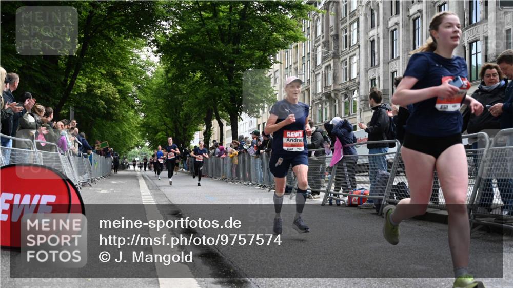14.06.2026 - REWE Women's Run J. Mangold http://msf.ph/oto/9757574 14.06.2026 10:56:41 Ziel 5021, 5074, 5209, 5571, 5583, 5964, 6053 meine-sportfotos.de