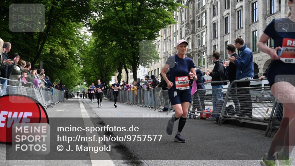 14.06.2026 - REWE Women's Run J. Mangold http://msf.ph/oto/9757577 14.06.2026 10:56:41 Ziel 5021, 5074, 5209, 5571, 5583, 5964, 6053 meine-sportfotos.de