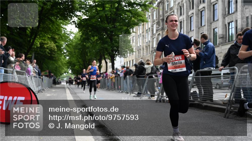 14.06.2026 - REWE Women's Run J. Mangold http://msf.ph/oto/9757593 14.06.2026 10:56:46 Ziel 5074, 5209, 5218, 5552, 5640, 5964 meine-sportfotos.de