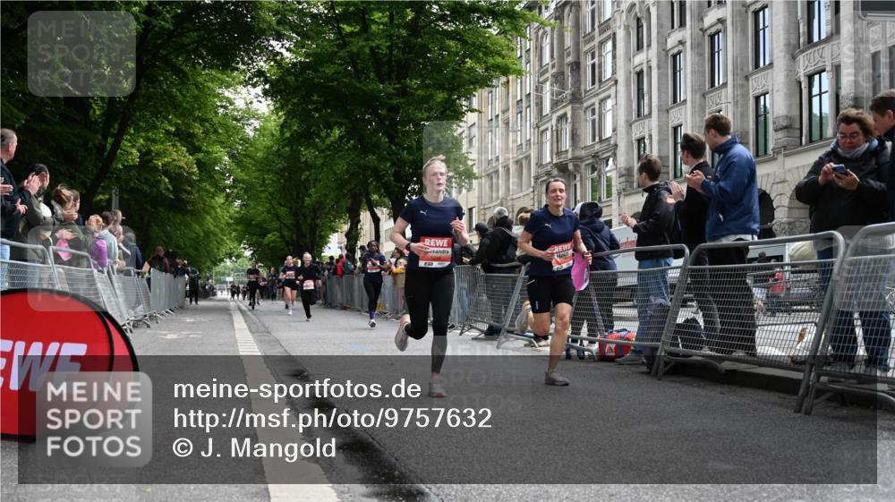 14.06.2026 - REWE Women's Run J. Mangold http://msf.ph/oto/9757632 14.06.2026 10:56:50 Ziel 5209, 5218, 5500, 5552, 5640, 5804, 5872, 5964 meine-sportfotos.de