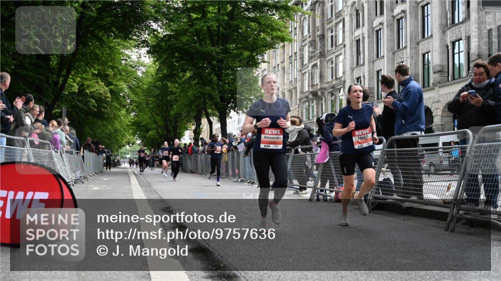 14.06.2026 - REWE Women's Run J. Mangold http://msf.ph/oto/9757636 14.06.2026 10:56:51 Ziel 5218, 5500, 5552, 5640, 5804, 5872 meine-sportfotos.de