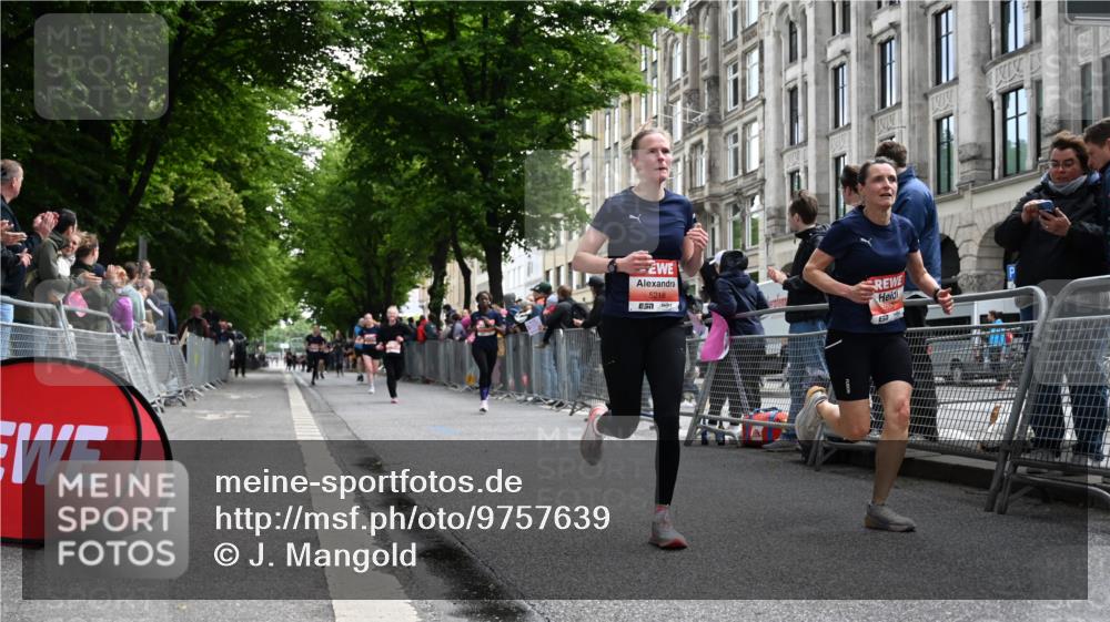 14.06.2026 - REWE Women's Run J. Mangold http://msf.ph/oto/9757639 14.06.2026 10:56:51 Ziel 5218, 5500, 5552, 5640, 5804, 5872 meine-sportfotos.de