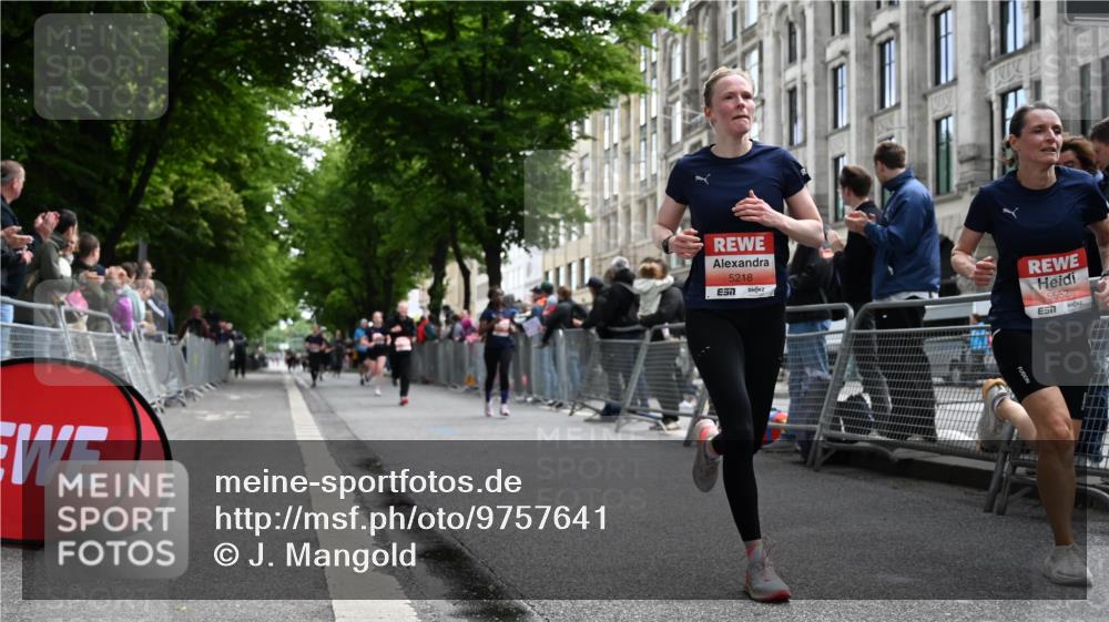 14.06.2026 - REWE Women's Run J. Mangold http://msf.ph/oto/9757641 14.06.2026 10:56:51 Ziel 5218, 5500, 5552, 5640, 5804, 5872 meine-sportfotos.de